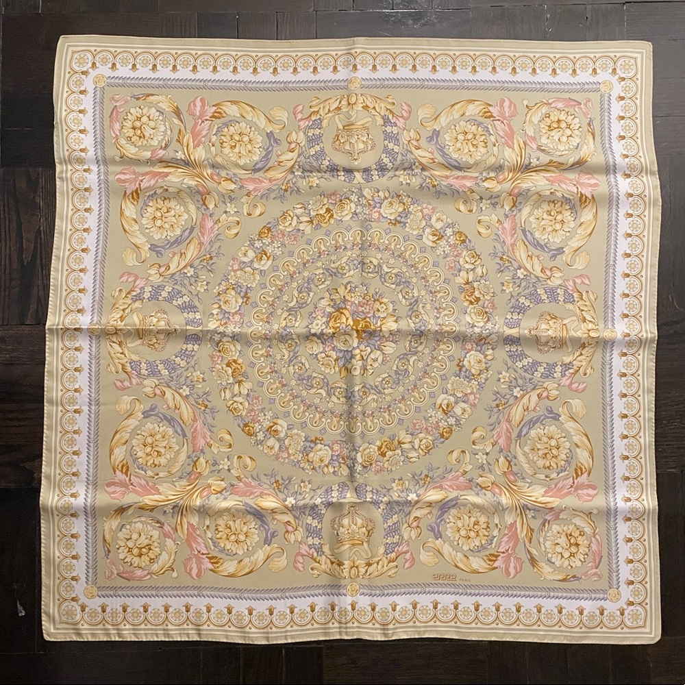 Vintage French 100% silk scarf 33 in.² light green multicolored